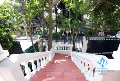 Bright and high quality apartment for rent in Kim Ma St, Ba Dinh, Hanoi.